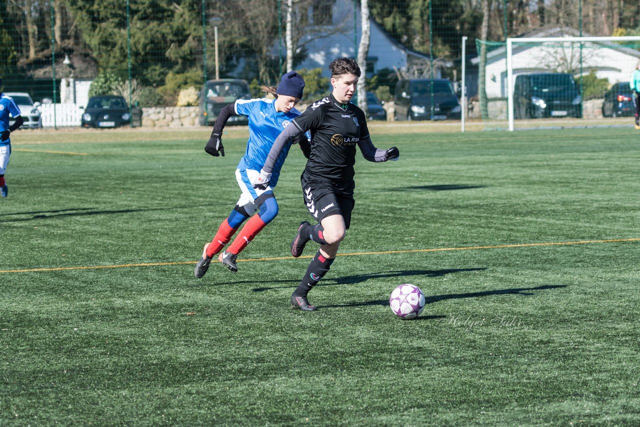 Bild 151 - B-Juniorinnen Halbfinale SVHU - Holstein Kiel : Ergebnis: 3:0